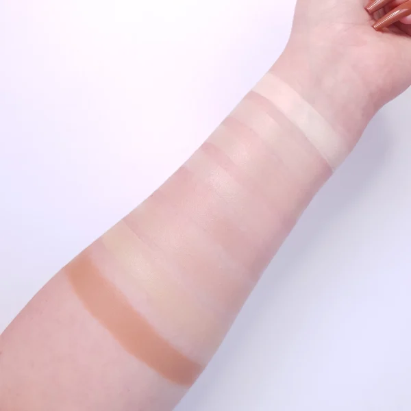 Revolution Makeup Revolution Relove Super Serum Foundation F3 4