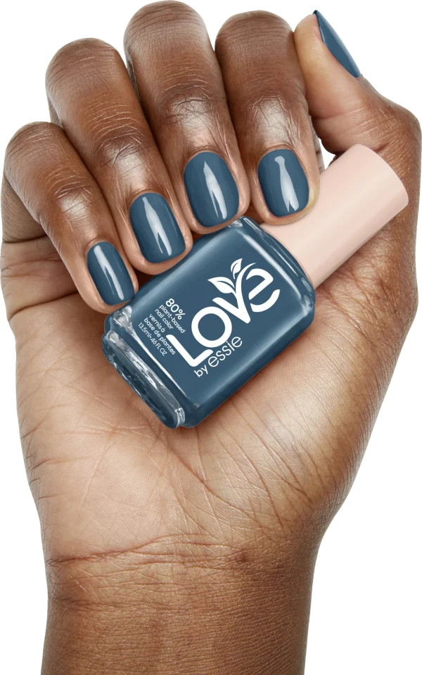LOVE BY ESSIE Nagellack 200 DOIN’ MY BEST 4