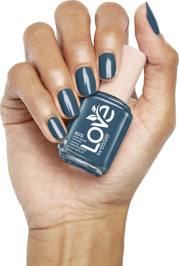 LOVE BY ESSIE Nagellack 200 DOIN’ MY BEST 6